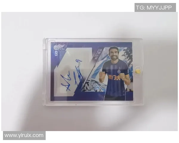 如何正确使用足球球星卡收纳盒保护卡片完好无损