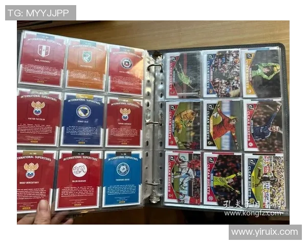 足球球星卡片挂件系列精选打造独特纪念品展示与收藏魅力